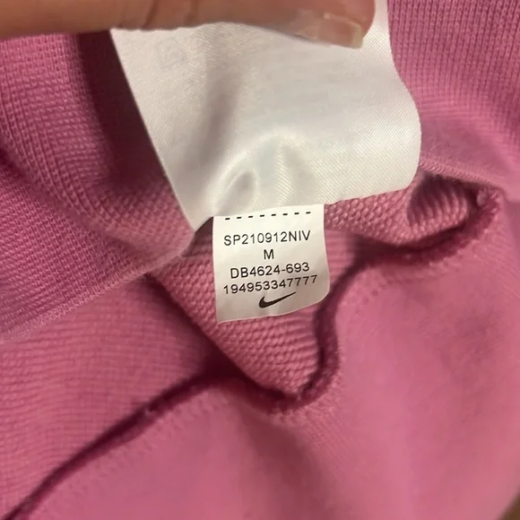 NWOT Nike Dri-Fit Women’s Graphic Center Logo Training Crewneck Pink Sweatshirt - Picture 10 of 10